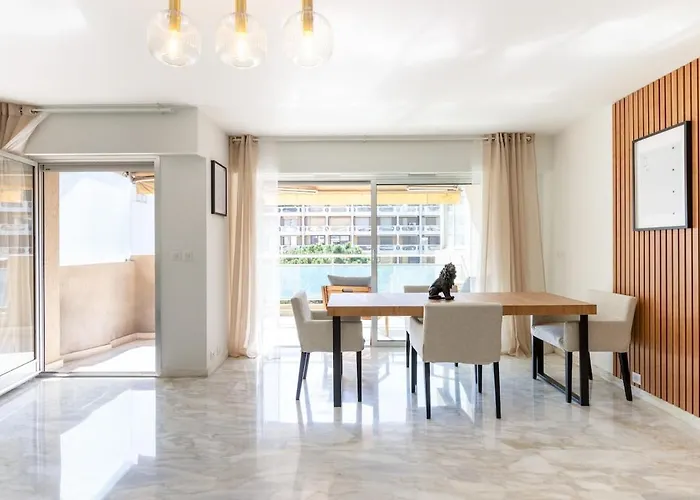Luxurious With Sea And Carlton View