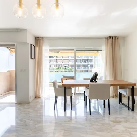 Luxurious With Sea And Carlton View