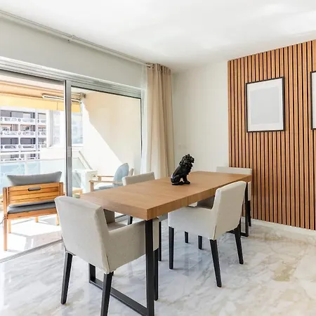 Luxurious With Sea And Carlton View Apartment